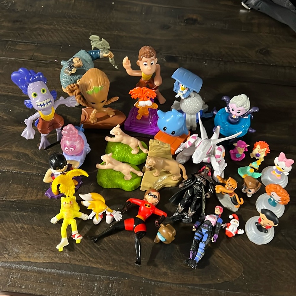Lot of 29 different action toy figurines Happy Meal Disney Superhero Sonic